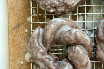 Heavenly Glazed Chocolate Taralli